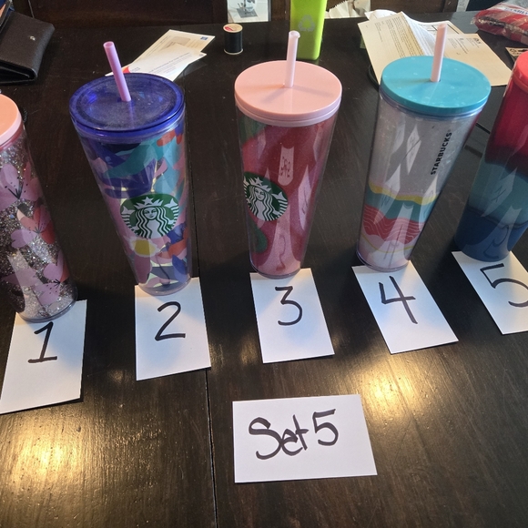 Starbucks cups - Picture 5 of 9